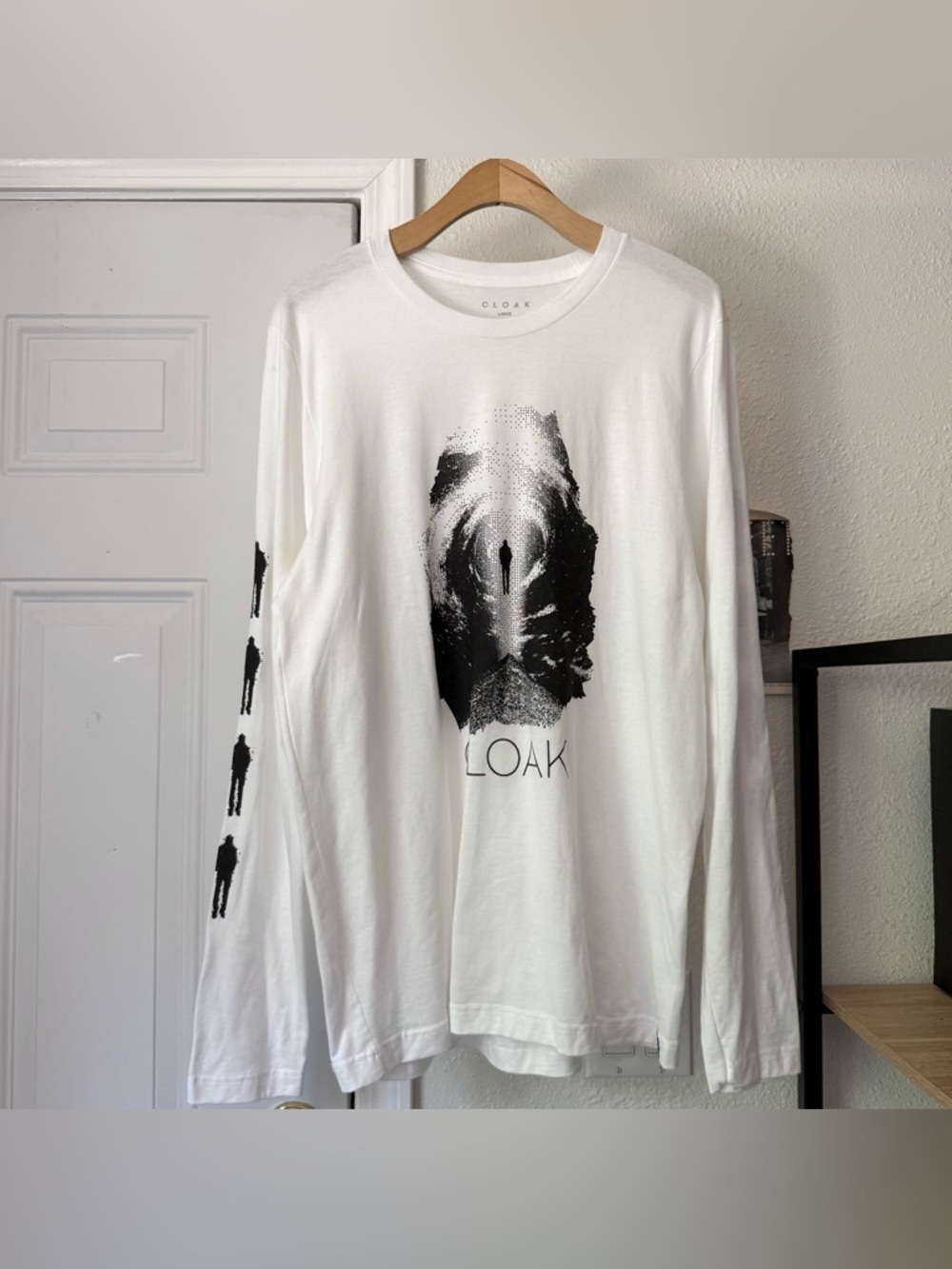 CLOAK‎ white black logo graphic cotton crew neck long sleeve tee t-shirt